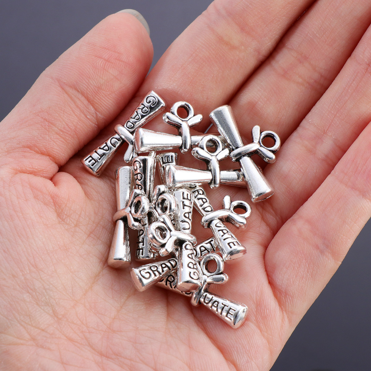 20Pcs Graduation Pendant Mini  - Jewelry Making Diploma 评论和价格